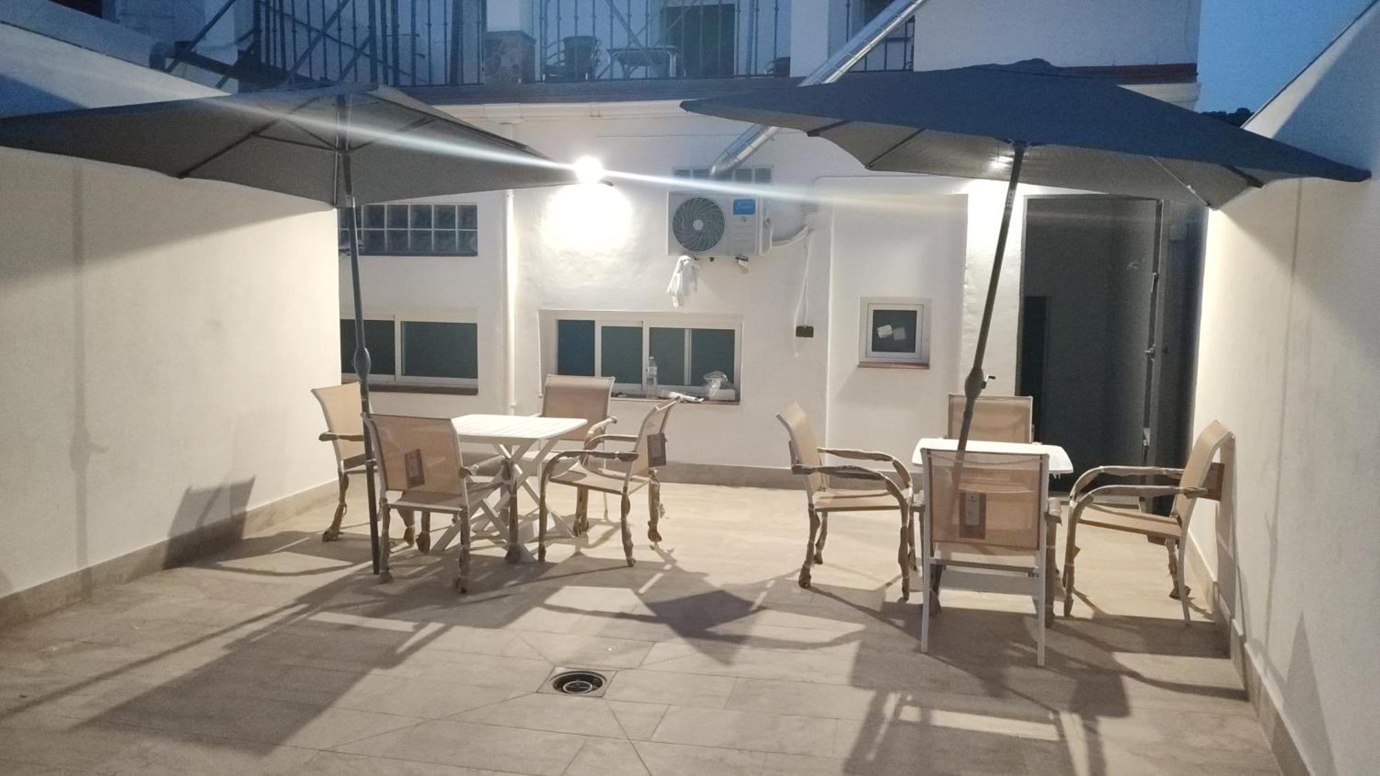 Apartamentos De Don Juan Almaden de la Plata Luaran gambar